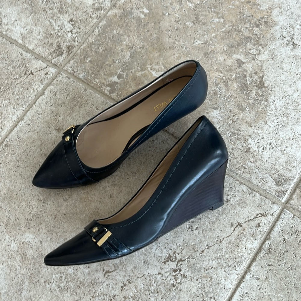 Wedge pumps, navy blue, very pretty.